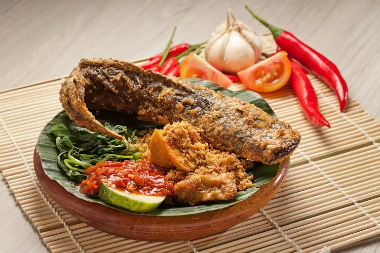 gambar resep Pecel Lele Crispy Rempah Nusantara