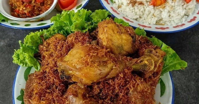 Cara membuat ayam goreng serundeng agar renyah