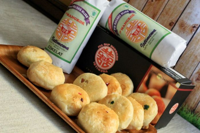 Malang Khas Mangkok Pia Batu Bakpia Cap Kue Ciri Wajib Dibawa Murah Pulang Enak Sahabatnesia Kekinian Makanan khas malang untuk oleholeh