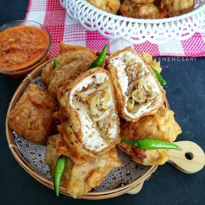 Takjil manis dan segar untuk dihidangkan di masjid terbaru