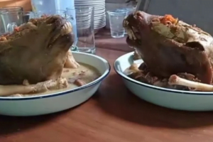 Kepala kambing nikmatnya medan sop