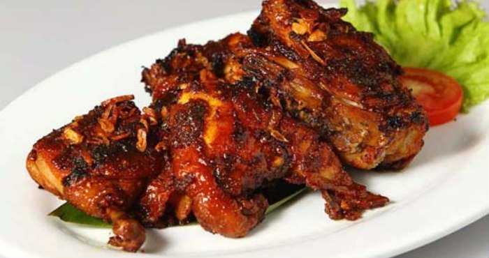 Resep ayam kecap dengan rempah-rempah pilihan