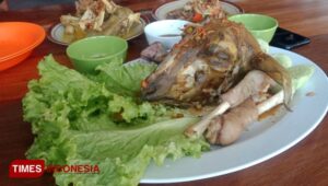 Kuliner kepala kambing dengan bumbu spesial