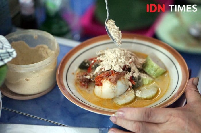 Lontong cap go meh di semarang