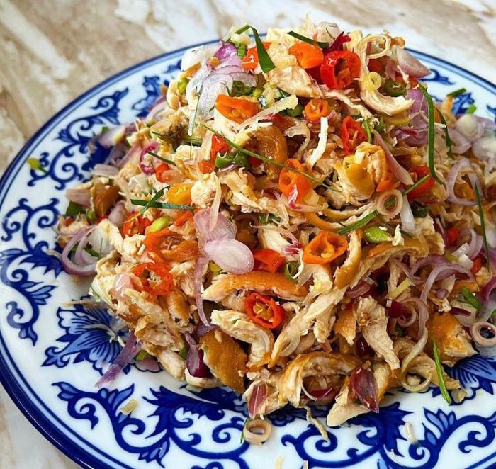 Ayam suwir sambal matah