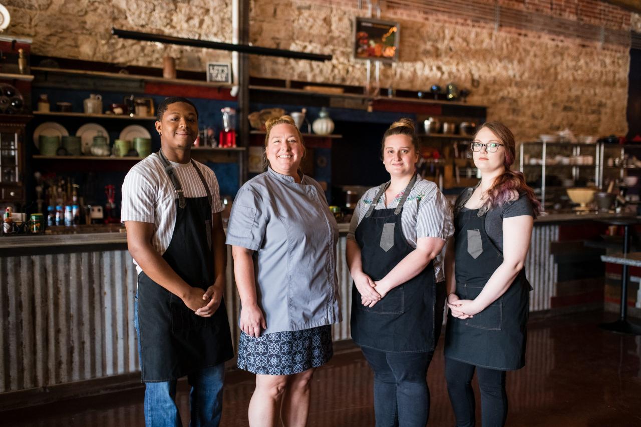 Entrepreneurs filipino jollibee chowking inasal promising iconic