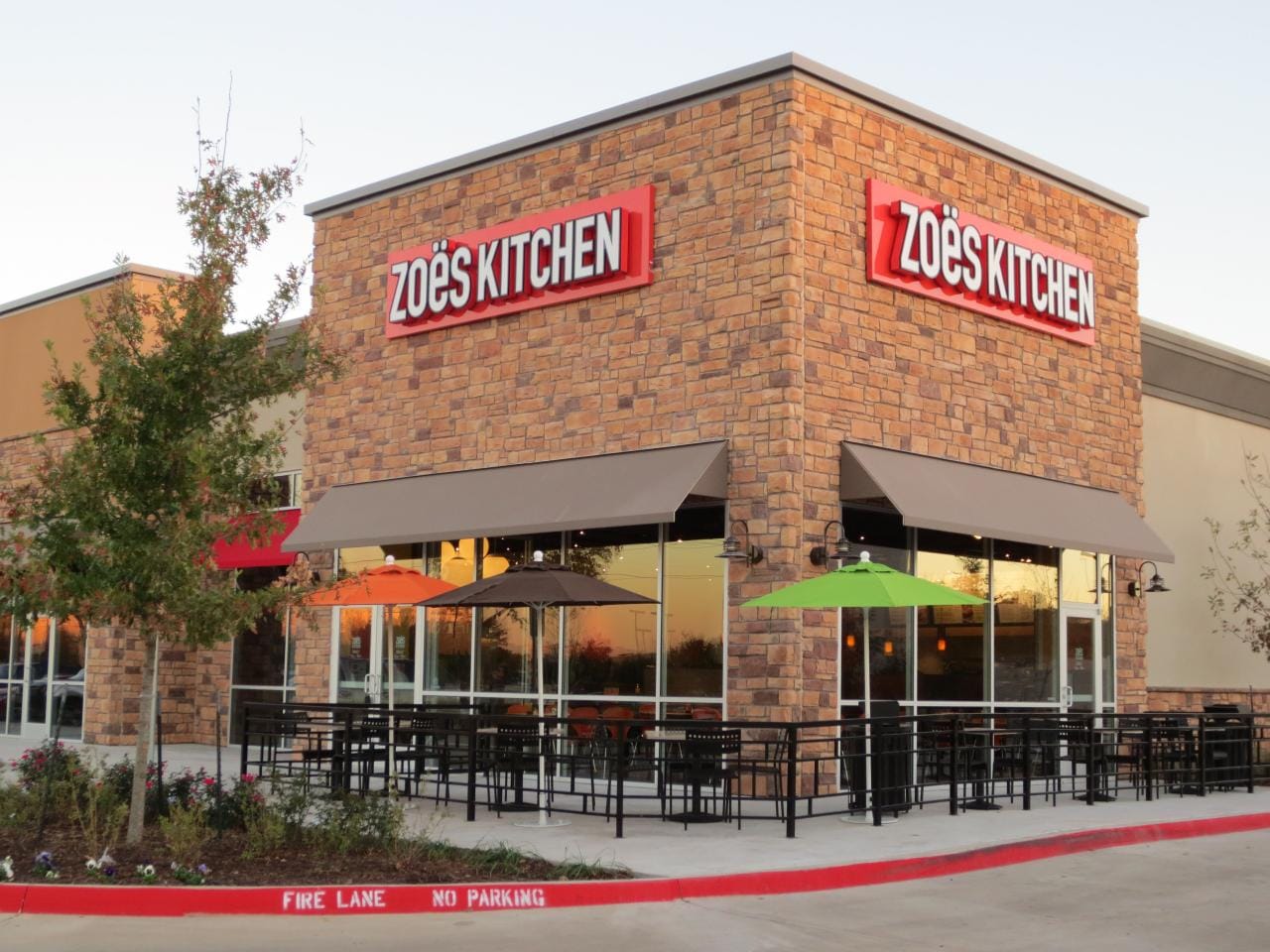 Tempat kuliner terdekat dari lokasi saya