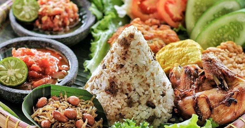 Tasikmalaya khas makanan yang yuk kelezatan menggoyangkan cicipi lidahmu kupat tokopedia kuliner tahu reservasiku lewatkan boleh gak kamu